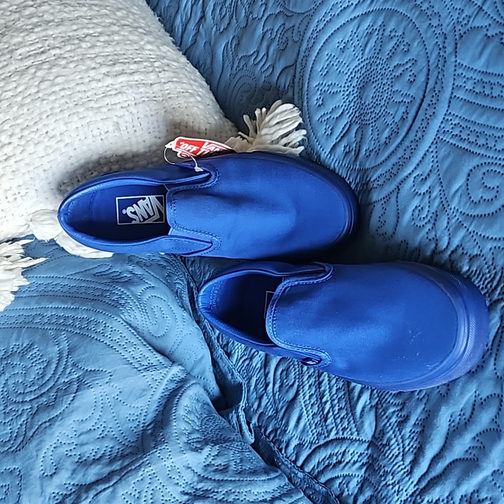 NEW Vans